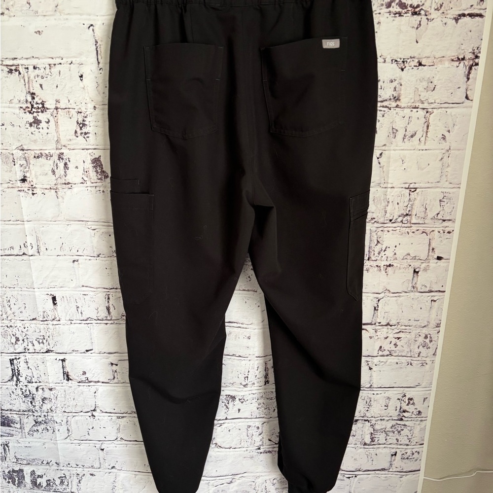 Figs Black Scrub Pants - Picture 2 of 7